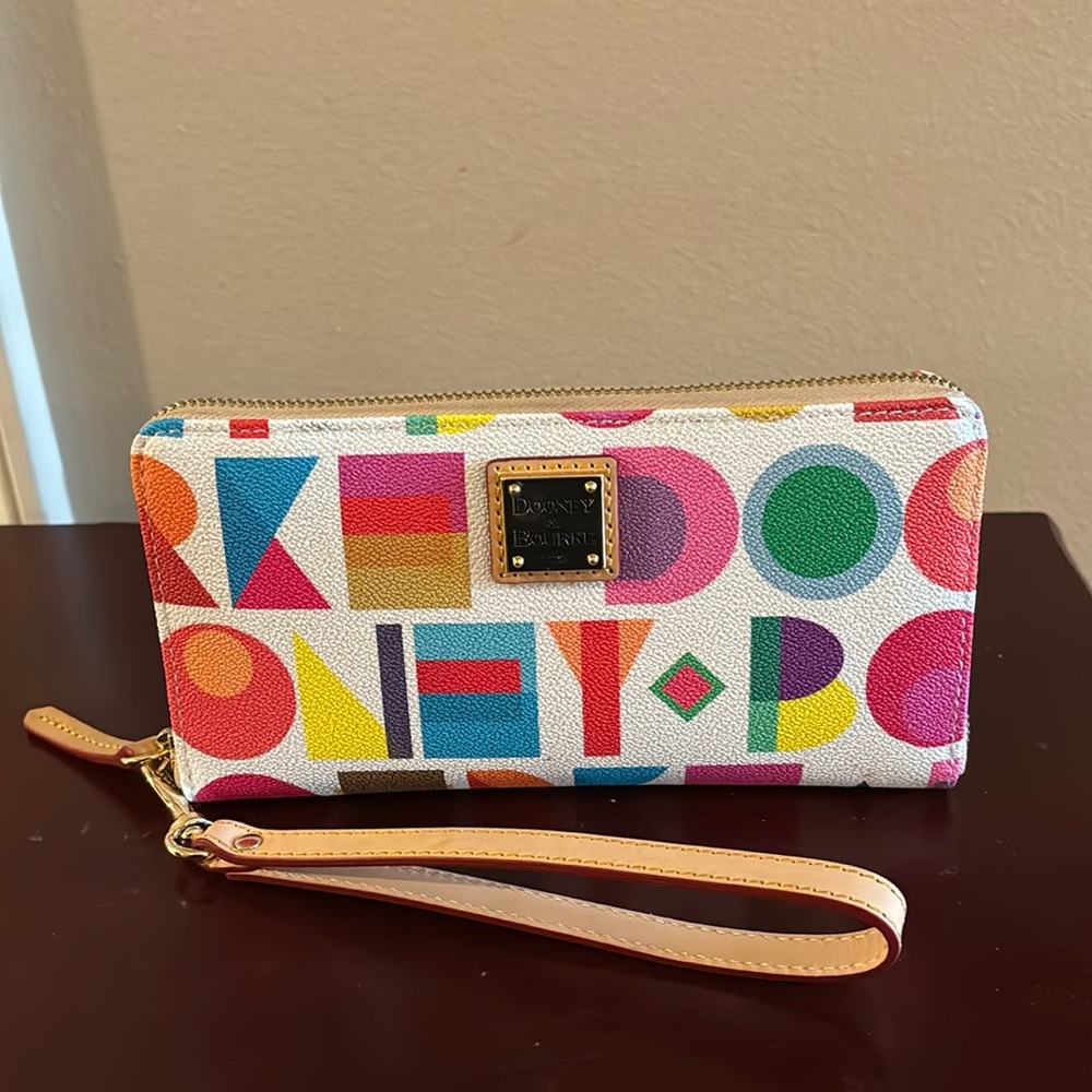 Brand New Dooney and Bourke Art Deco Wallet